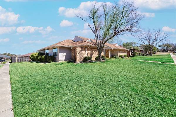 2201 Carmel Drive, Carrollton, TX 75006