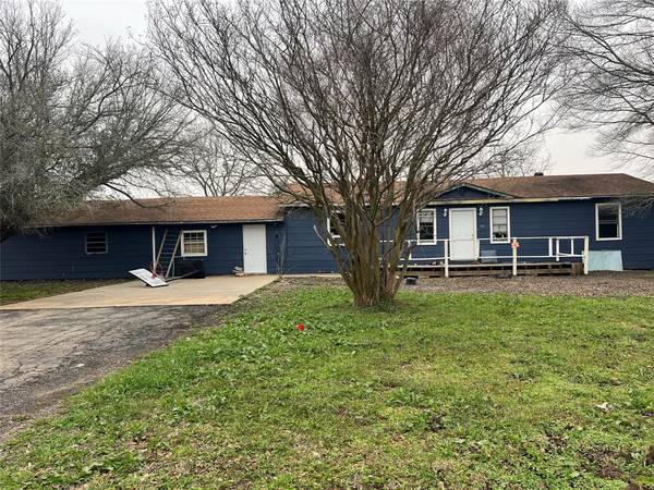 161 CR 1135, Lone Oak, TX 75453