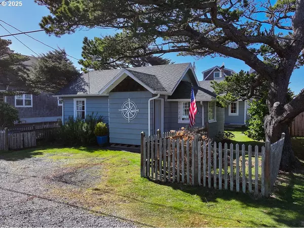 3524 PACIFIC AVE, Cannon Beach, OR 97110