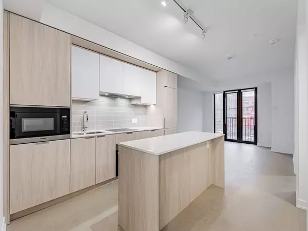 123 Portland ST #209, Toronto C01, ON M5V 2N4