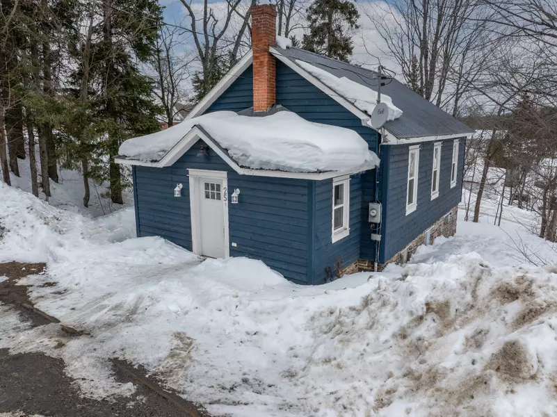 25 Newcastle ST, Minden Hills, ON K0M 2K0