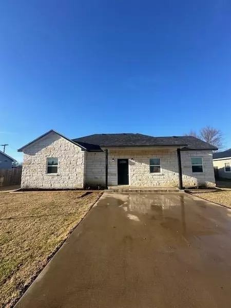 308 NW 1st Street, Kerens, TX 75144