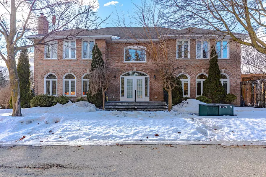 37 Compton CRES, Richmond Hill, ON L4B 3E9