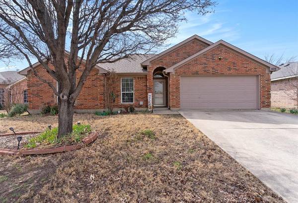 505 Cambridge Drive, Saginaw, TX 76179