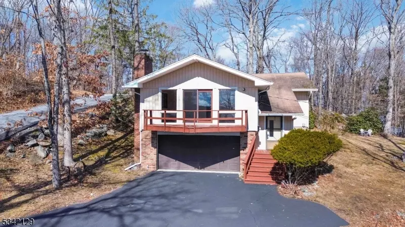 93 Signal Hill Trl, Sparta Twp., NJ 07871