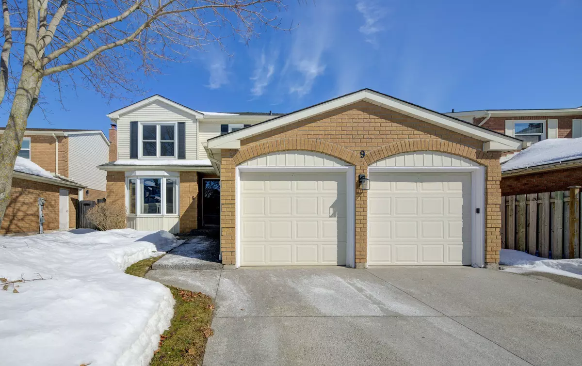 Kitchener, ON N2N 2K3,9 Old Maple LN