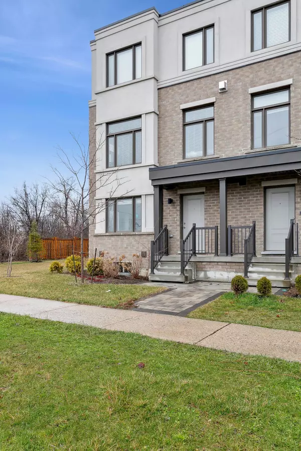 1844 Mitoff PL #Lower L, Mississauga, ON L4W 0E8