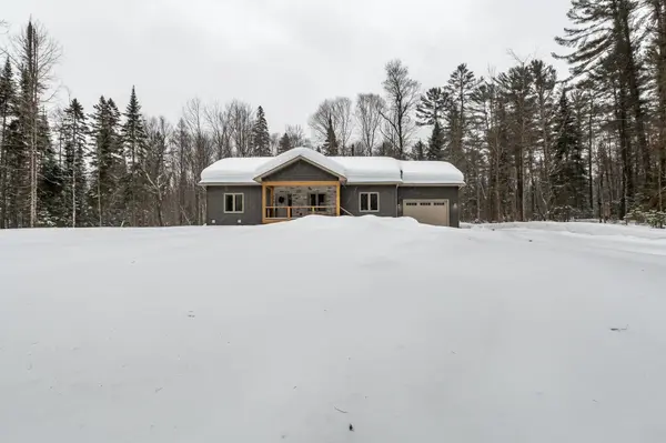 Huntsville, ON P0B 1M0,807 Greer RD