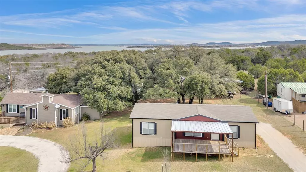 1914 Roadrunner Road, Graford, TX 76449