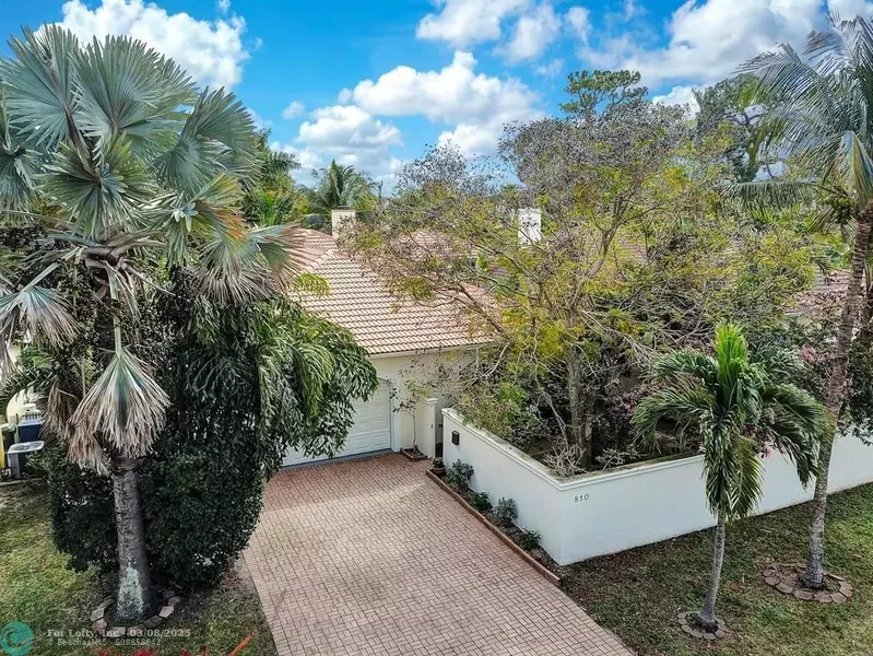 810 NE 21st Dr, Wilton Manors, FL 33305