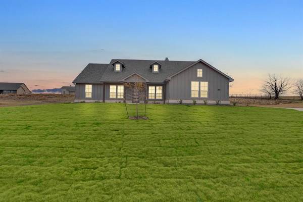 81 Yosemite Trail, Valley View, TX 76272