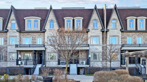 320 John ST #227, Markham, ON L3T 0B1