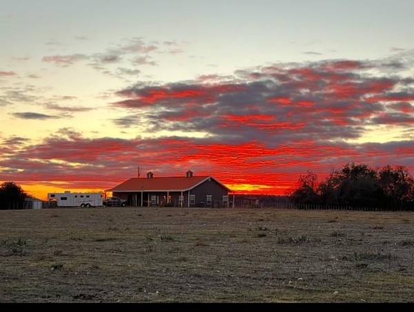 585 Lookout Point, Stephenville, TX 76401