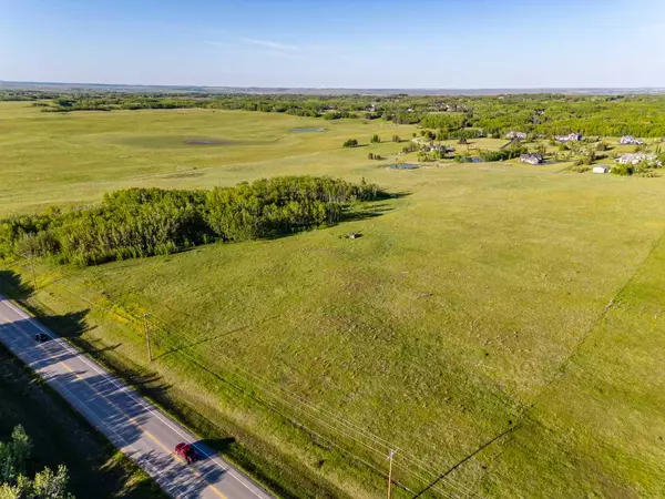 Rural Rocky View County, AB T4C 2H3,39.69 acres Lochend RD