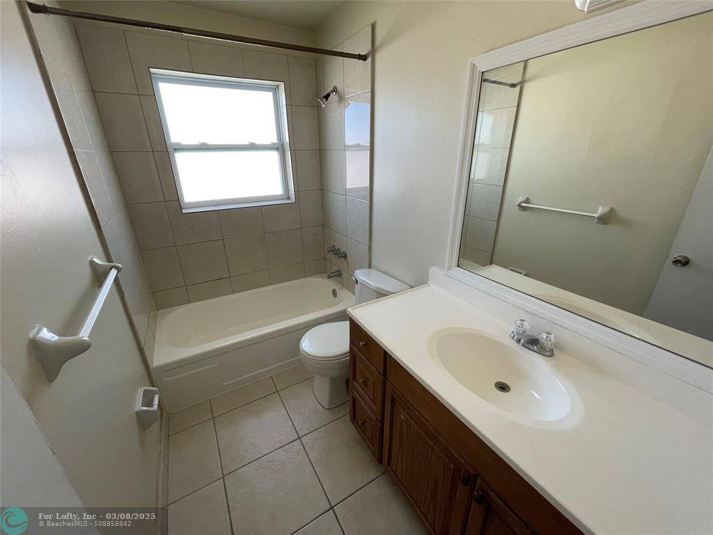 Pompano Beach, FL 33068,7481 SW 10th Ct  #202