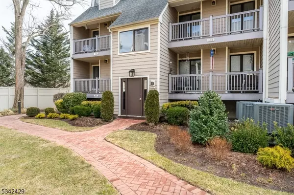 East Rutherford Boro, NJ 07073,104 River Renaissance #A4