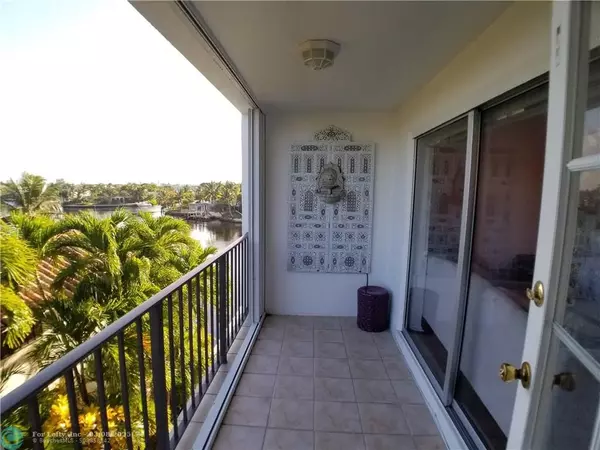 Fort Lauderdale, FL 33305,1839 Middle River Dr  #304