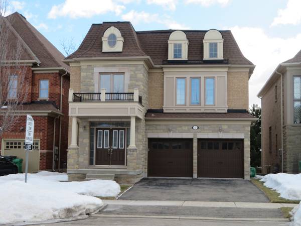 5 Ingleborough DR, Brampton, ON L6X 0X8