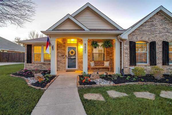 5621 Southern Hills Drive, North Richland Hills, TX 76180