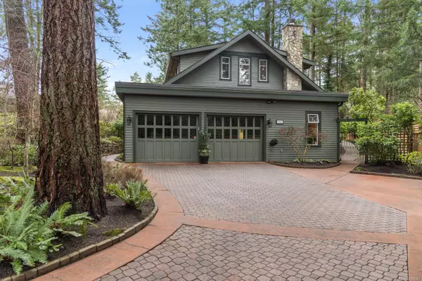 Saanich, BC V8Y 3H6,901 Matticks Wood Lane