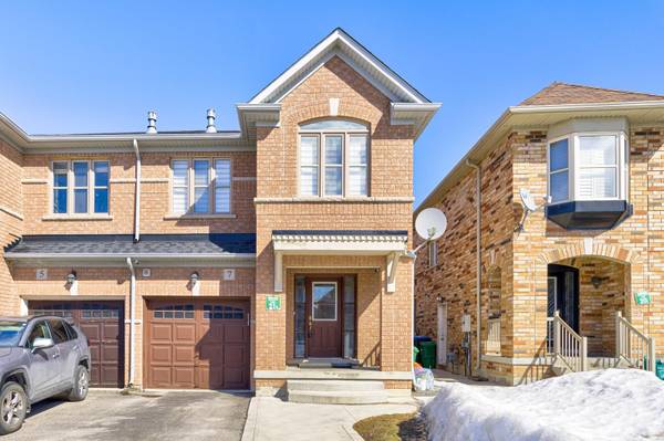 7 Tustin RD, Brampton, ON L6P 3K9