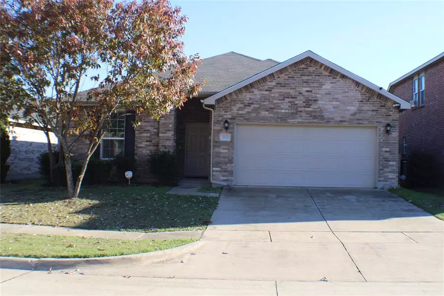 804 Underhill Drive, Arlington, TX 76002