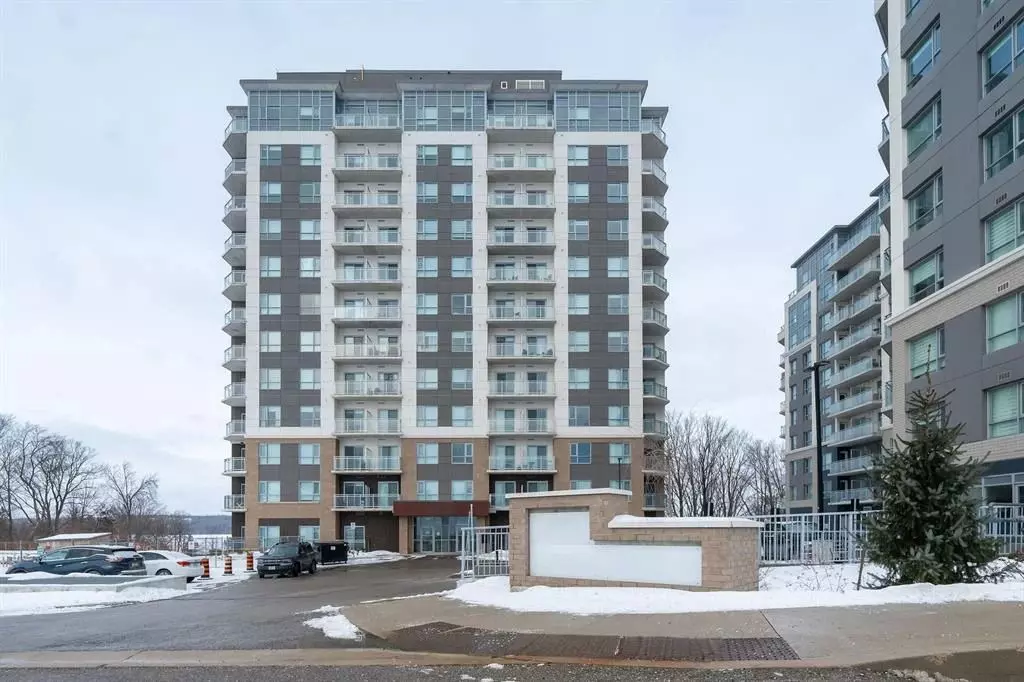 Barrie, ON L4M 7B9,56 Lakeside TER #104