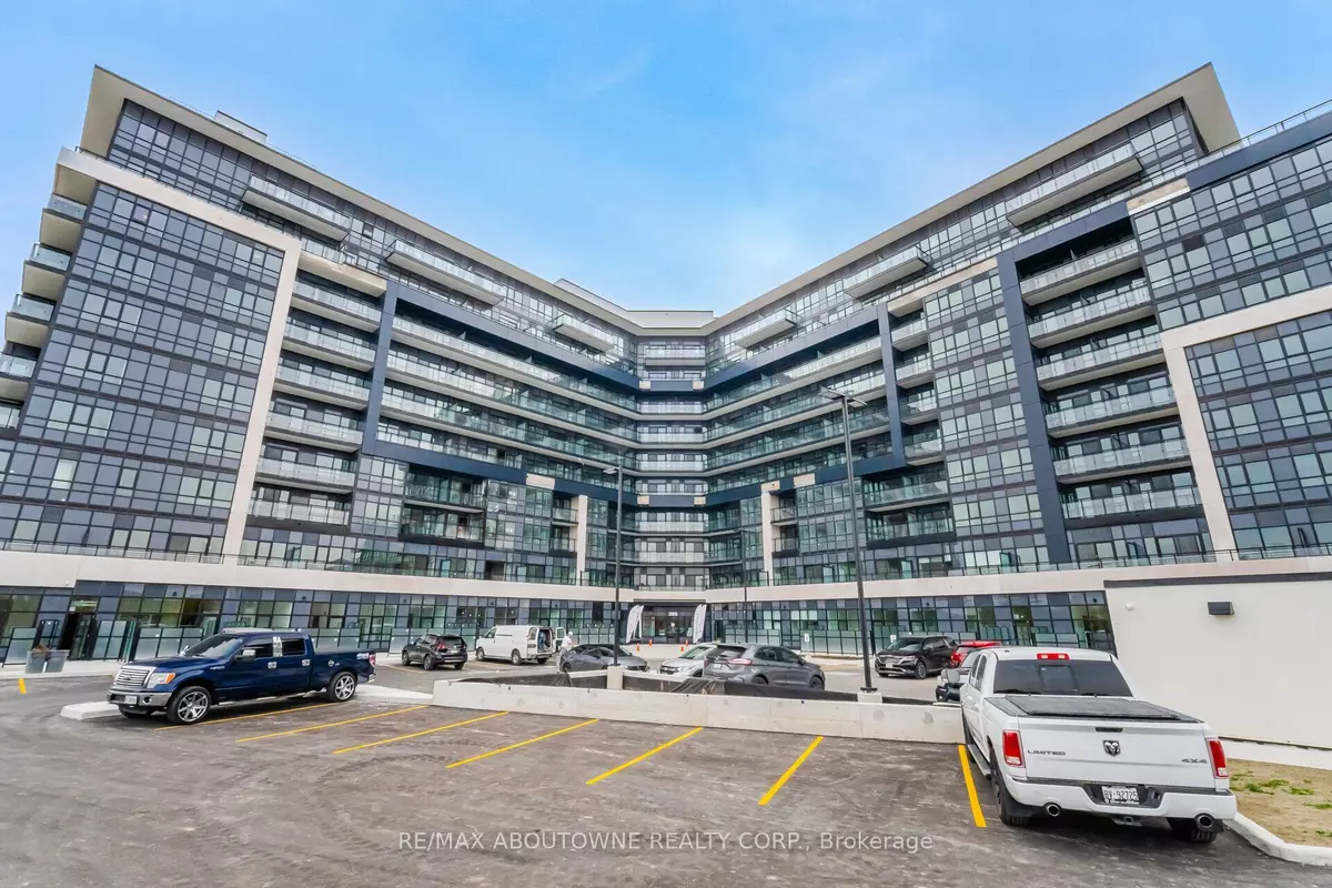 Oakville, ON L6M 4M2,395 Dundas ST W #105