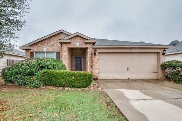 701 Lazy Crest Drive, Fort Worth, TX 76140