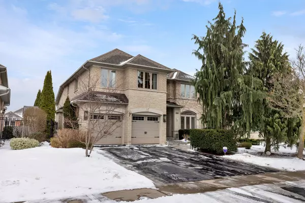 Oakville, ON L6M 3C5,2224 Carpenters CIR