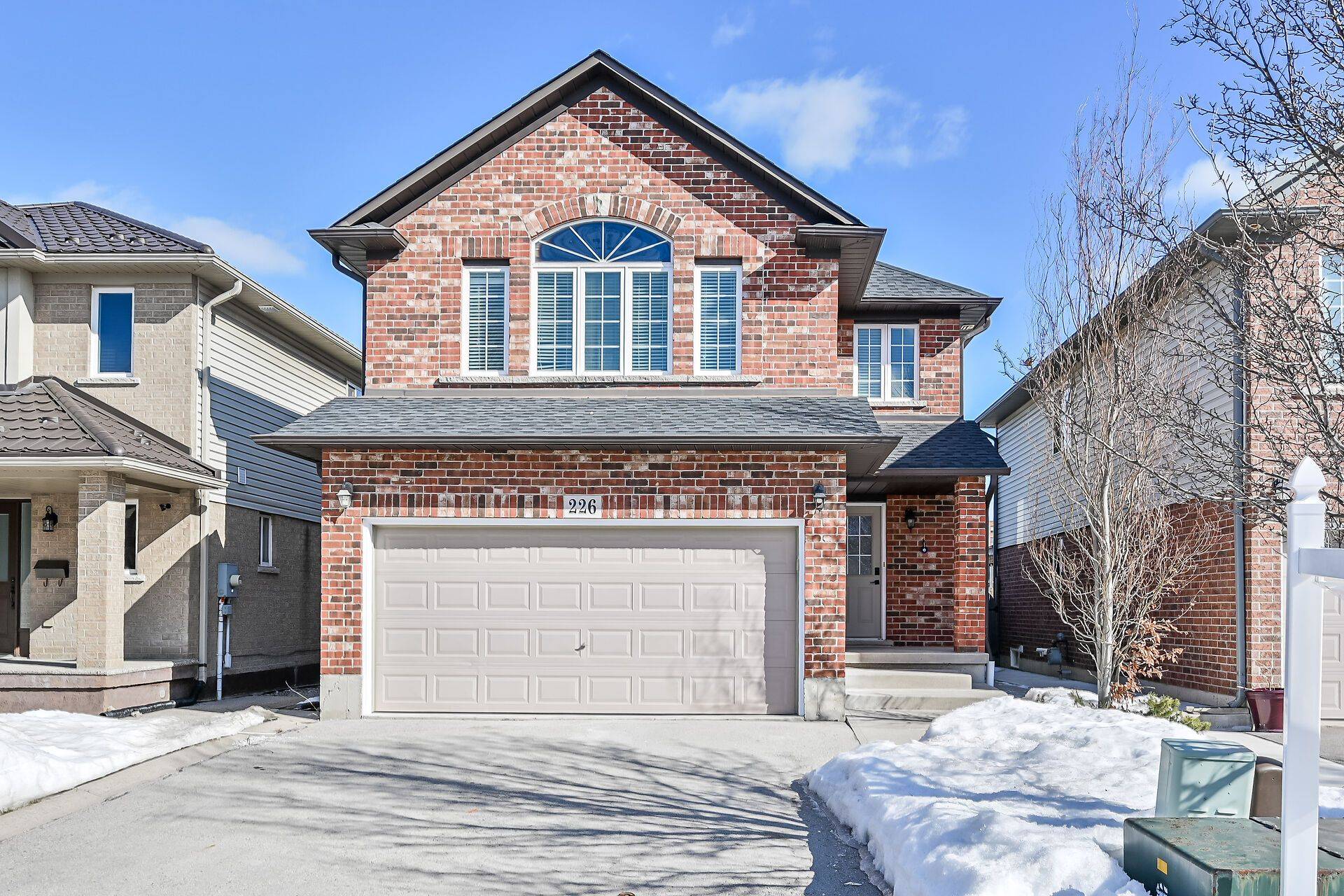 Hamilton, ON L9C 0B4,226 Spring valley CRES E