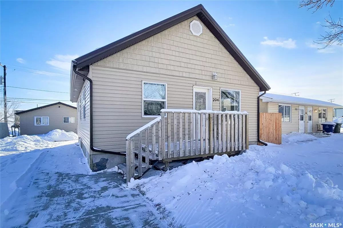 Rosetown, SK S0L 2V0,204 1st AVENUE E