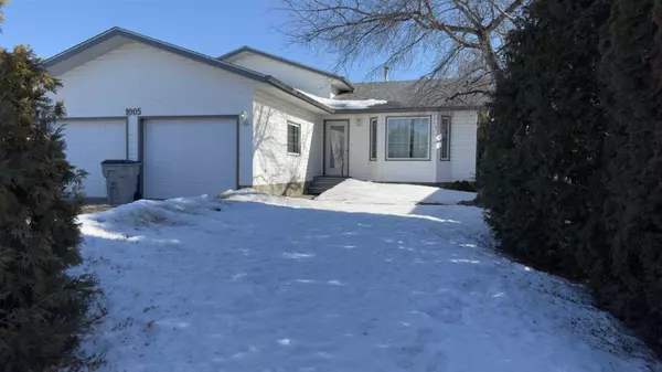 1005 21 ST, Wainwright, AB T9W 1N5