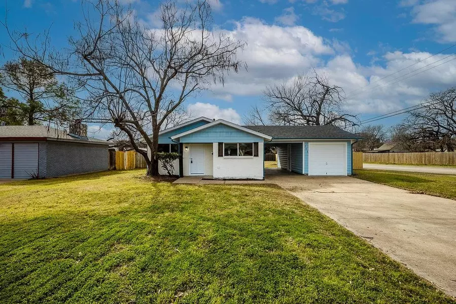 708 Brookfield Drive, Hurst, TX 76053