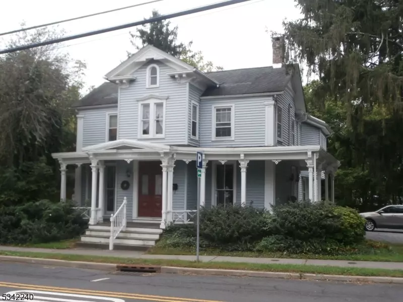 44 Leigh St, Clinton Town, NJ 08809