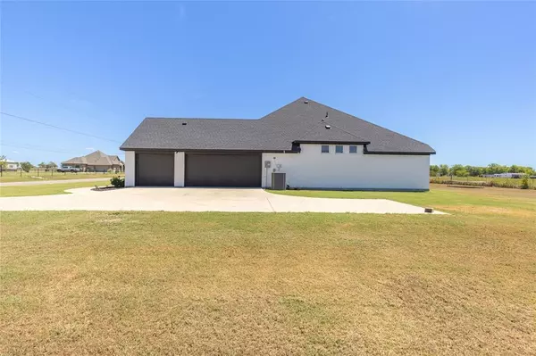 Lone Oak, TX 75453,5187 County Road 3228