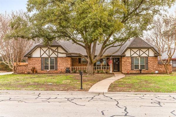 1113 Green River Trail, Cleburne, TX 76033