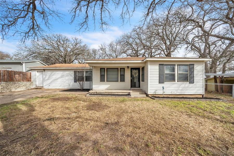 1226 W Ball Street, Weatherford, TX 76086