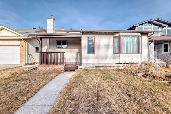 203 Templeton CIR Northeast, Calgary, AB T1Y4G6