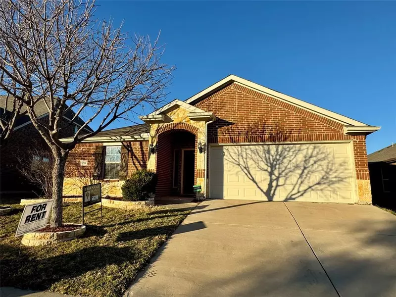 5716 Brookside Drive, Denton, TX 76226