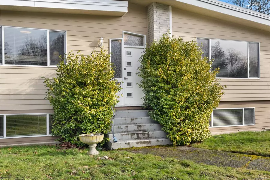 3545 Cardiff Pl, Oak Bay, BC V8P 4Z2