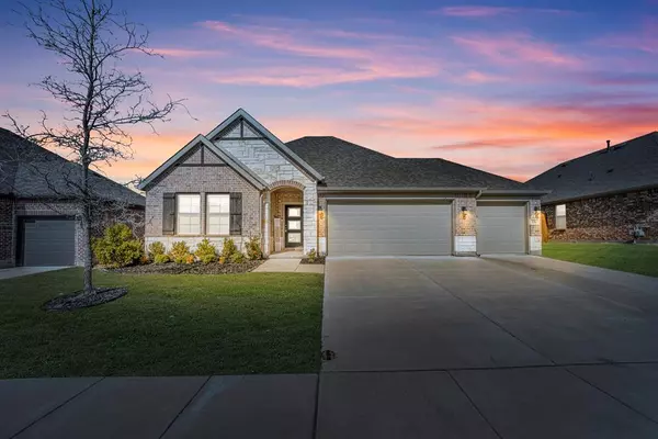 526 Royal Pine Drive, Fate, TX 75087