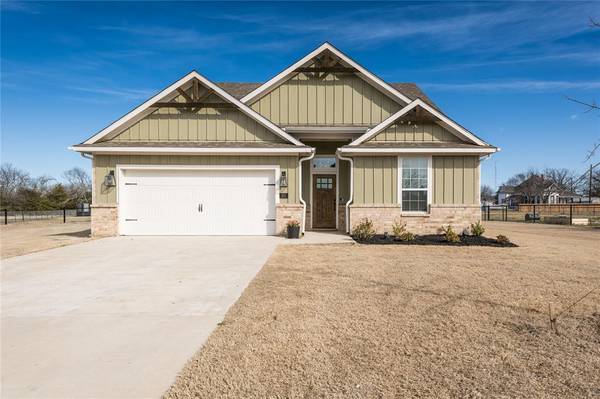 305 Newton Street, Valley View, TX 76272