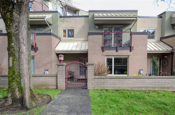 33 Songhees Rd NW #2, Victoria, BC V9A 7M6