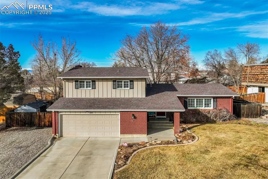 7 Belaire DR, Pueblo, CO 81001