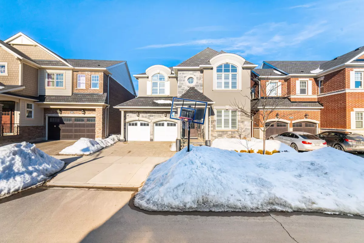 Oakville, ON L6M 1P7,3318 Charles Biggar DR W