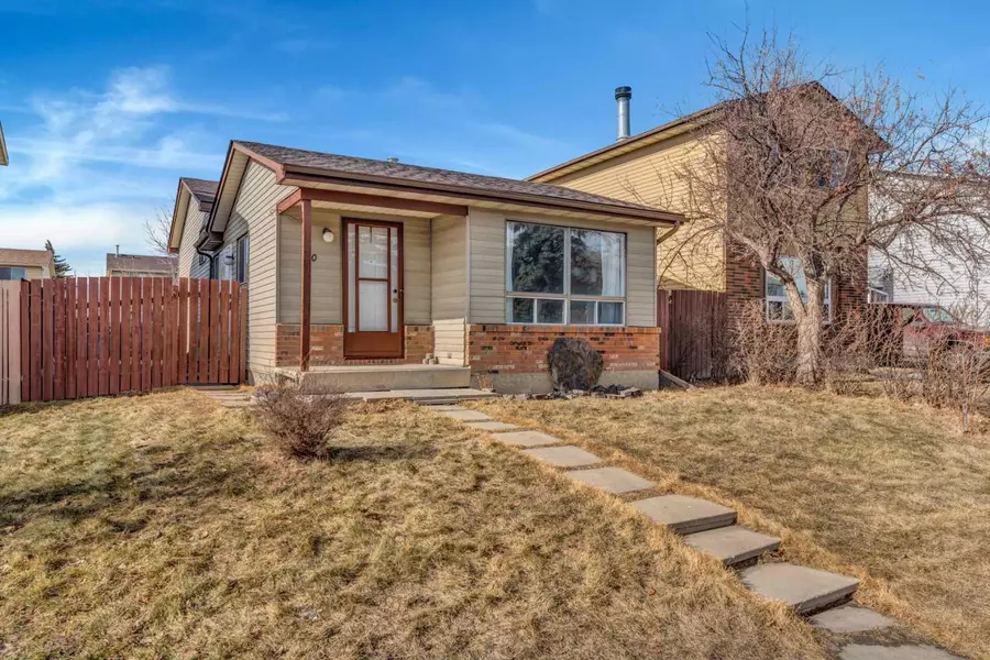 40 Erin Mount CRES SE, Calgary, AB T2B 2S3