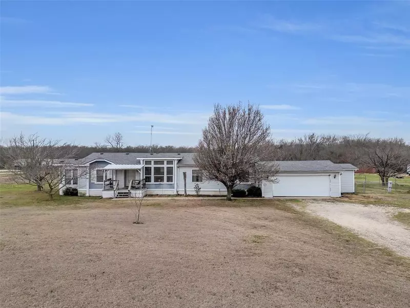 1501 Lower Meadows Lane, Alvarado, TX 76009