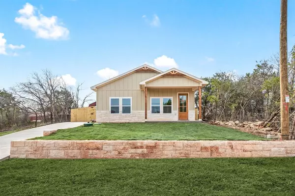 2709 Brazos River Drive, Granbury, TX 76048