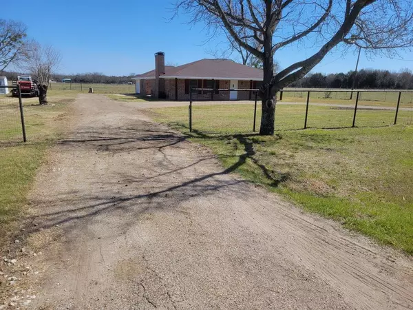 18941 SH 274, Kemp, TX 75143